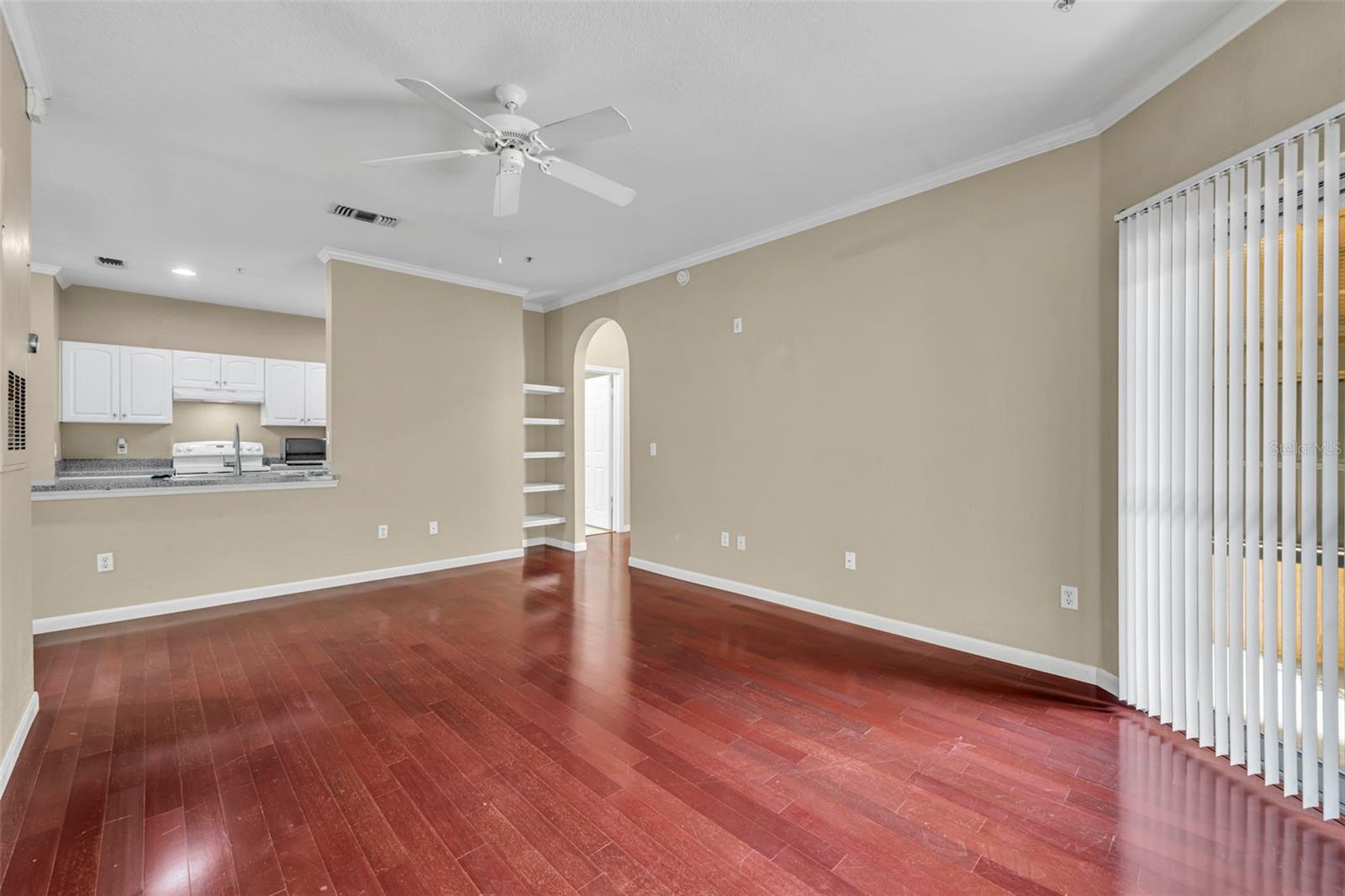 Image 16 of 31 For 860 Orange Avenue 149
