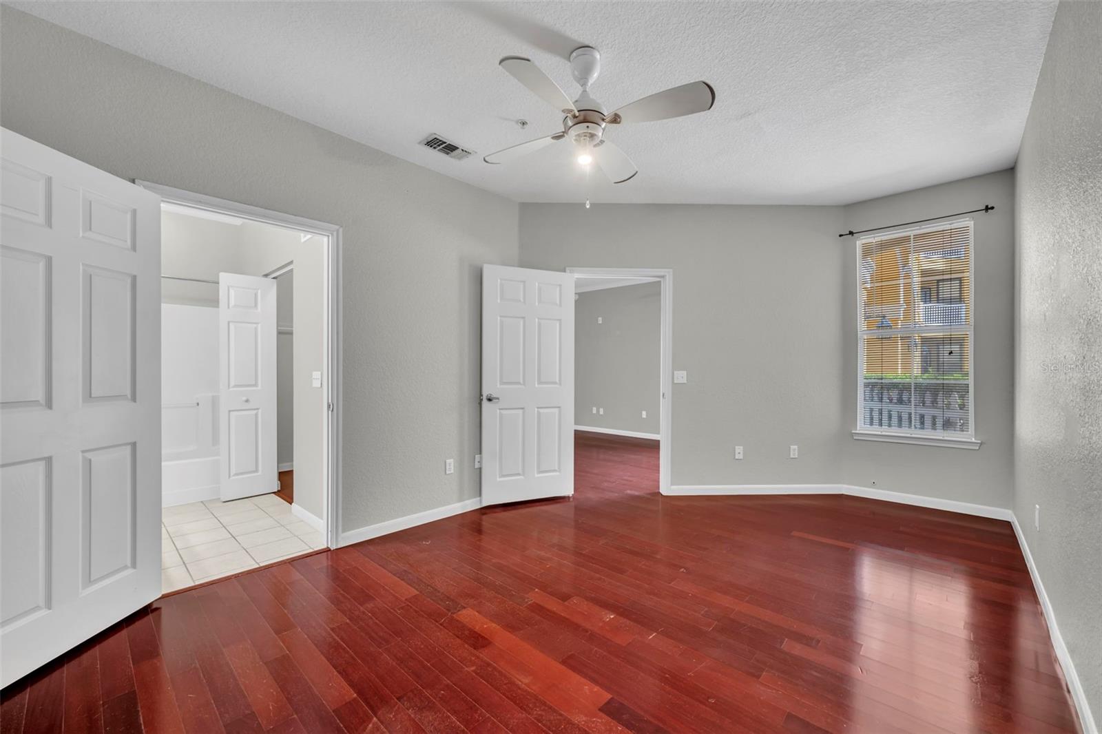 Image 18 of 31 For 860 Orange Avenue 149
