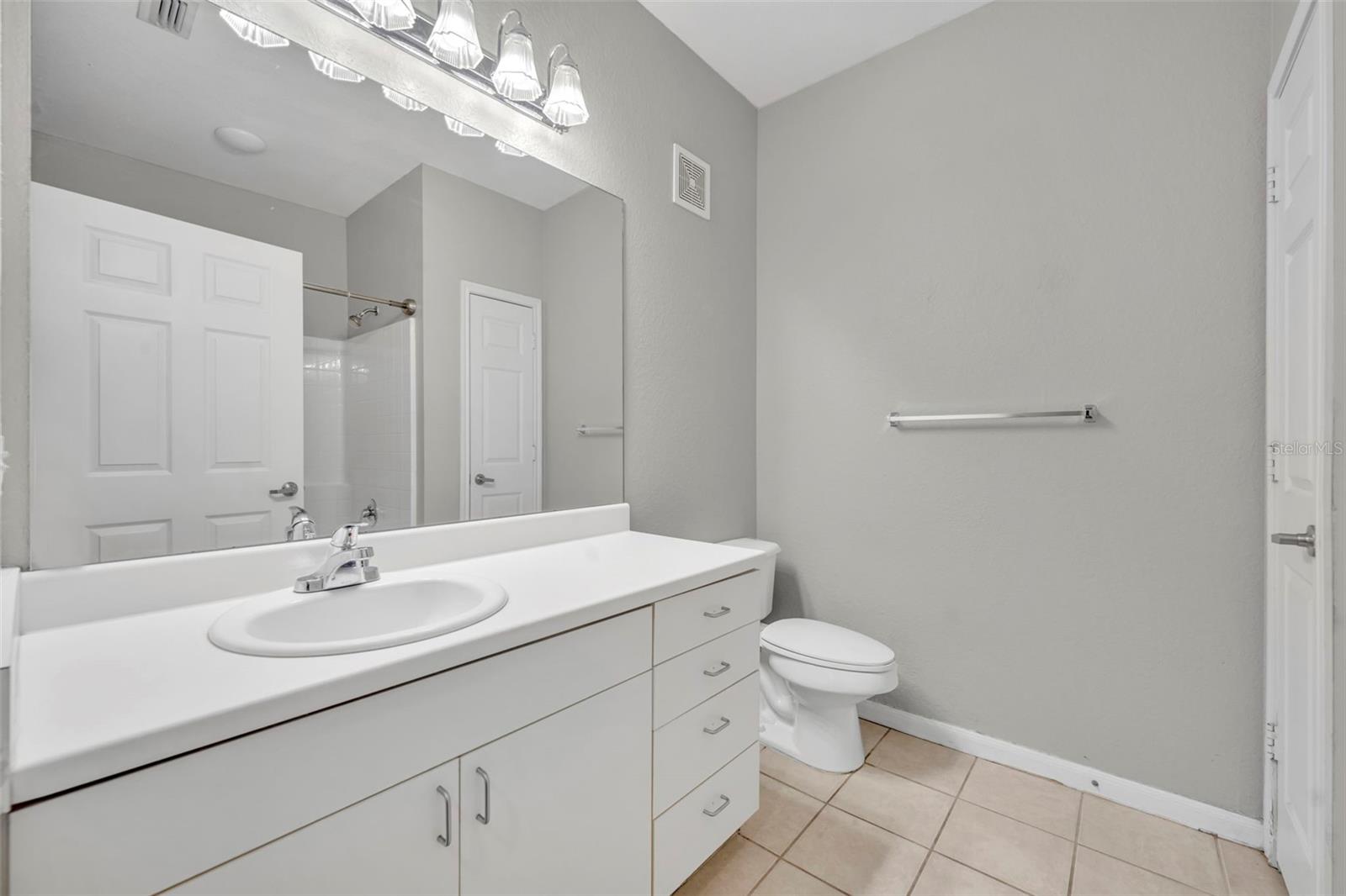 Image 24 of 31 For 860 Orange Avenue 149