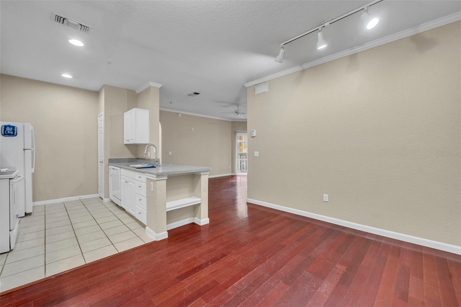 Image 4 of 31 For 860 Orange Avenue 149
