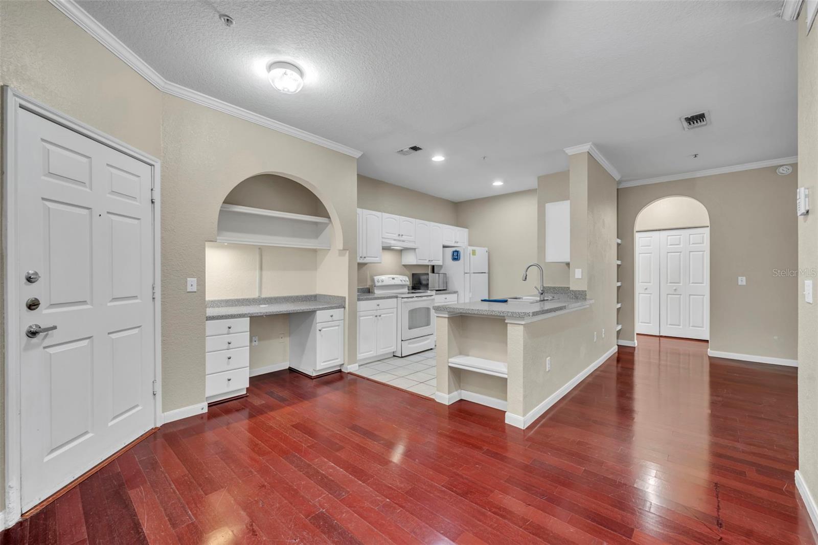 Image 5 of 31 For 860 Orange Avenue 149