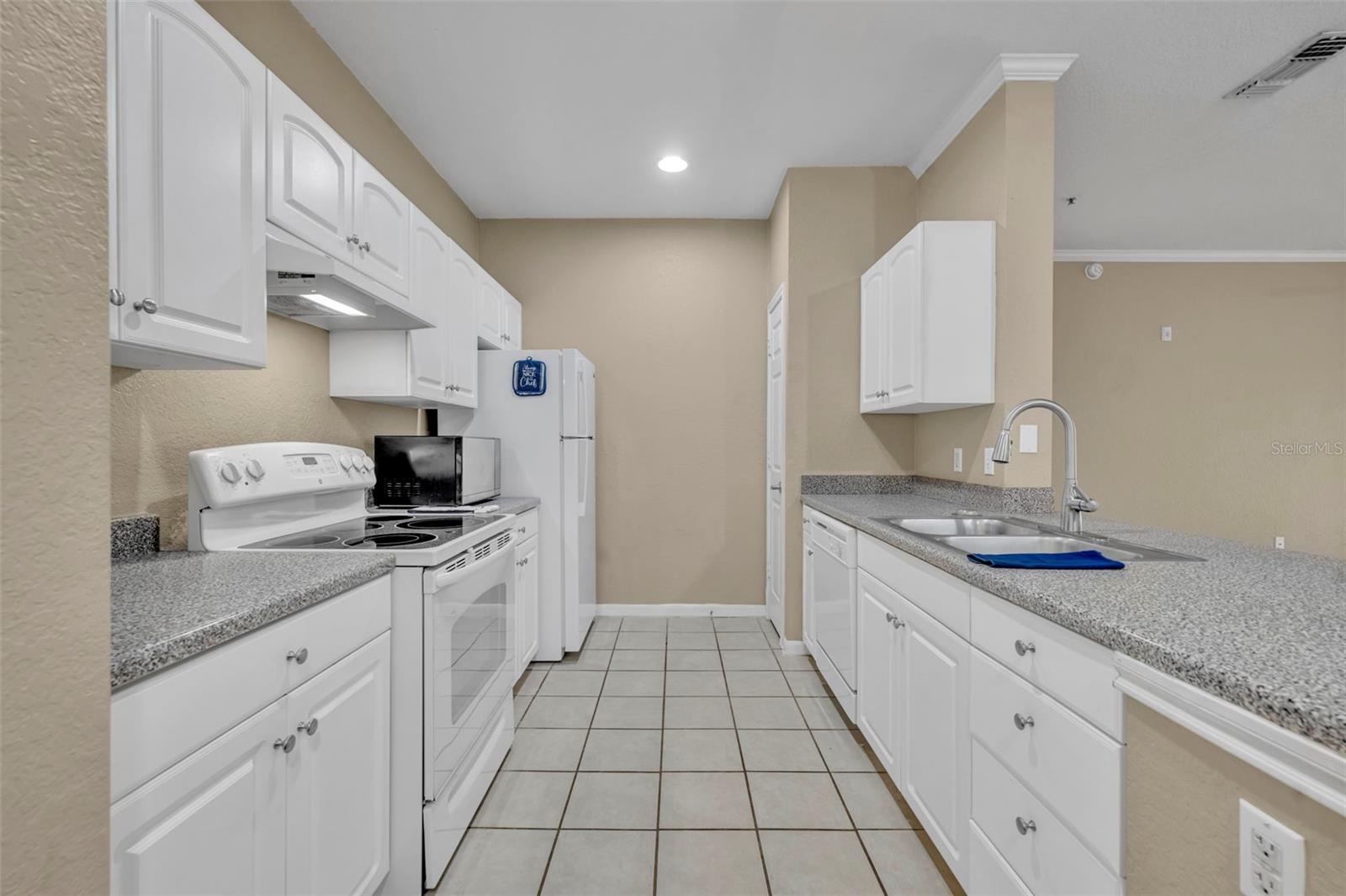 Image 9 of 31 For 860 Orange Avenue 149