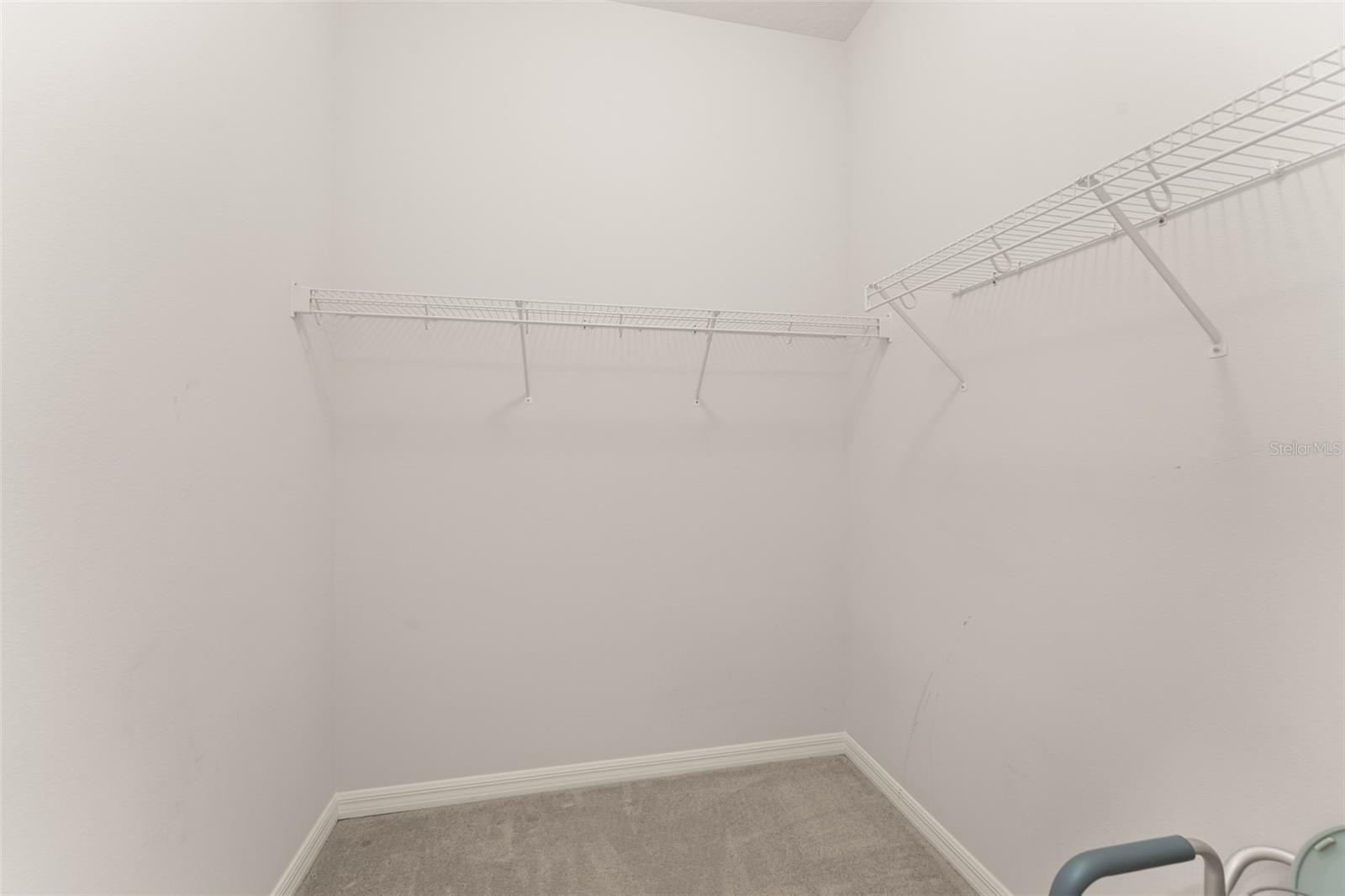 Image 11 of 42 For 20806 Queen Alexandra Drive
