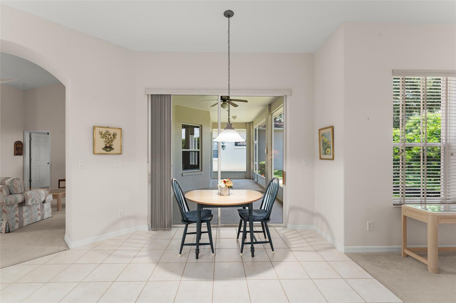 Image 16 of 42 For 20806 Queen Alexandra Drive