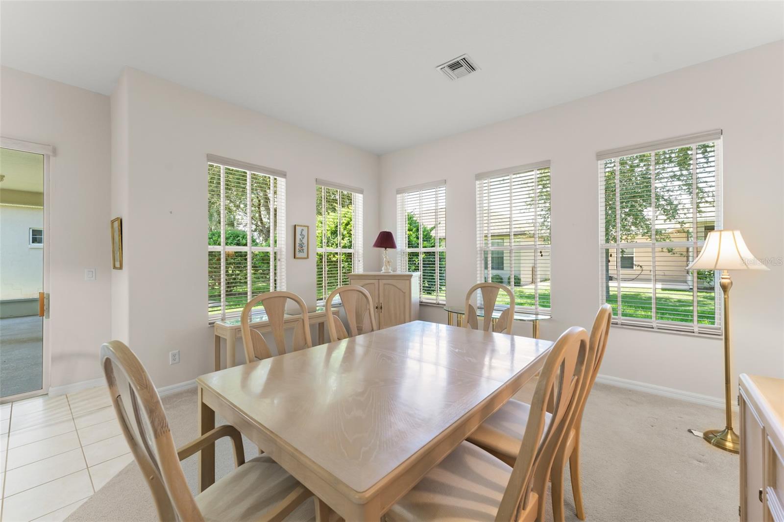 Image 18 of 42 For 20806 Queen Alexandra Drive