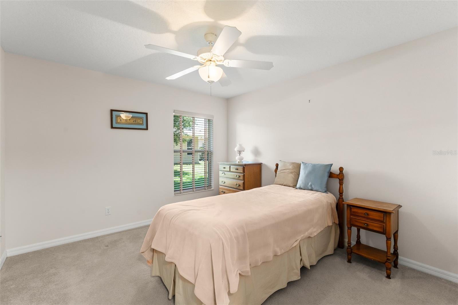 Image 29 of 42 For 20806 Queen Alexandra Drive