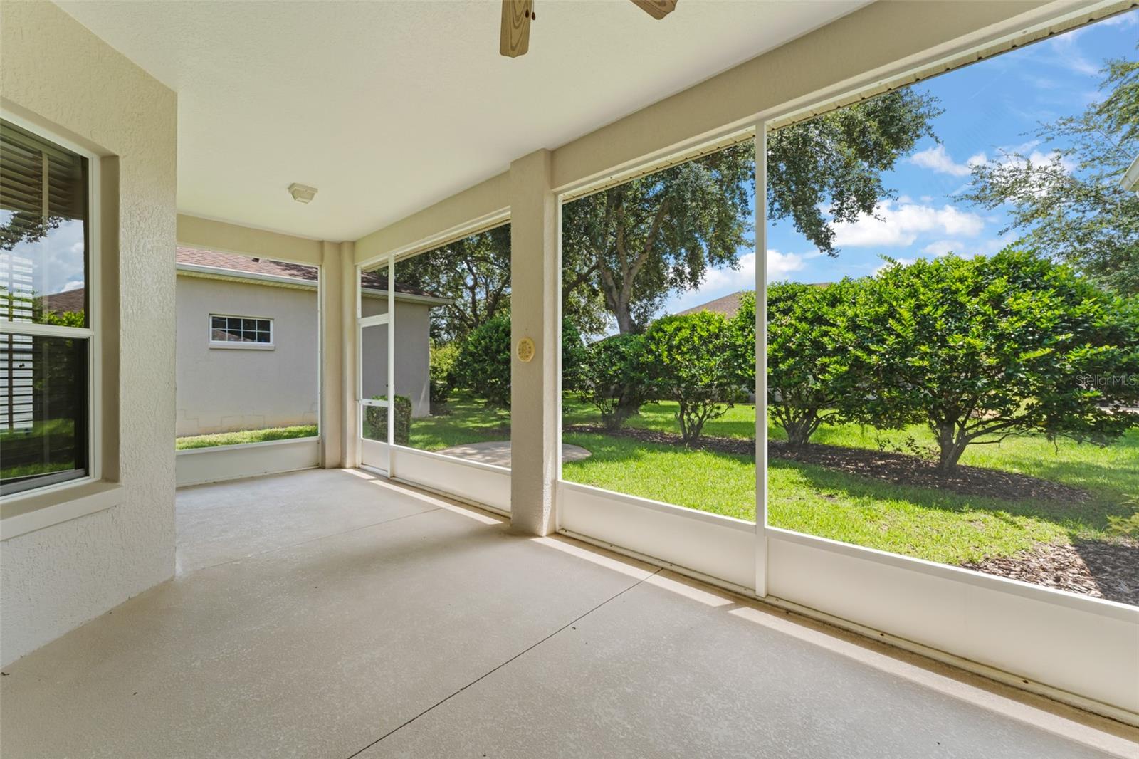 Image 31 of 42 For 20806 Queen Alexandra Drive