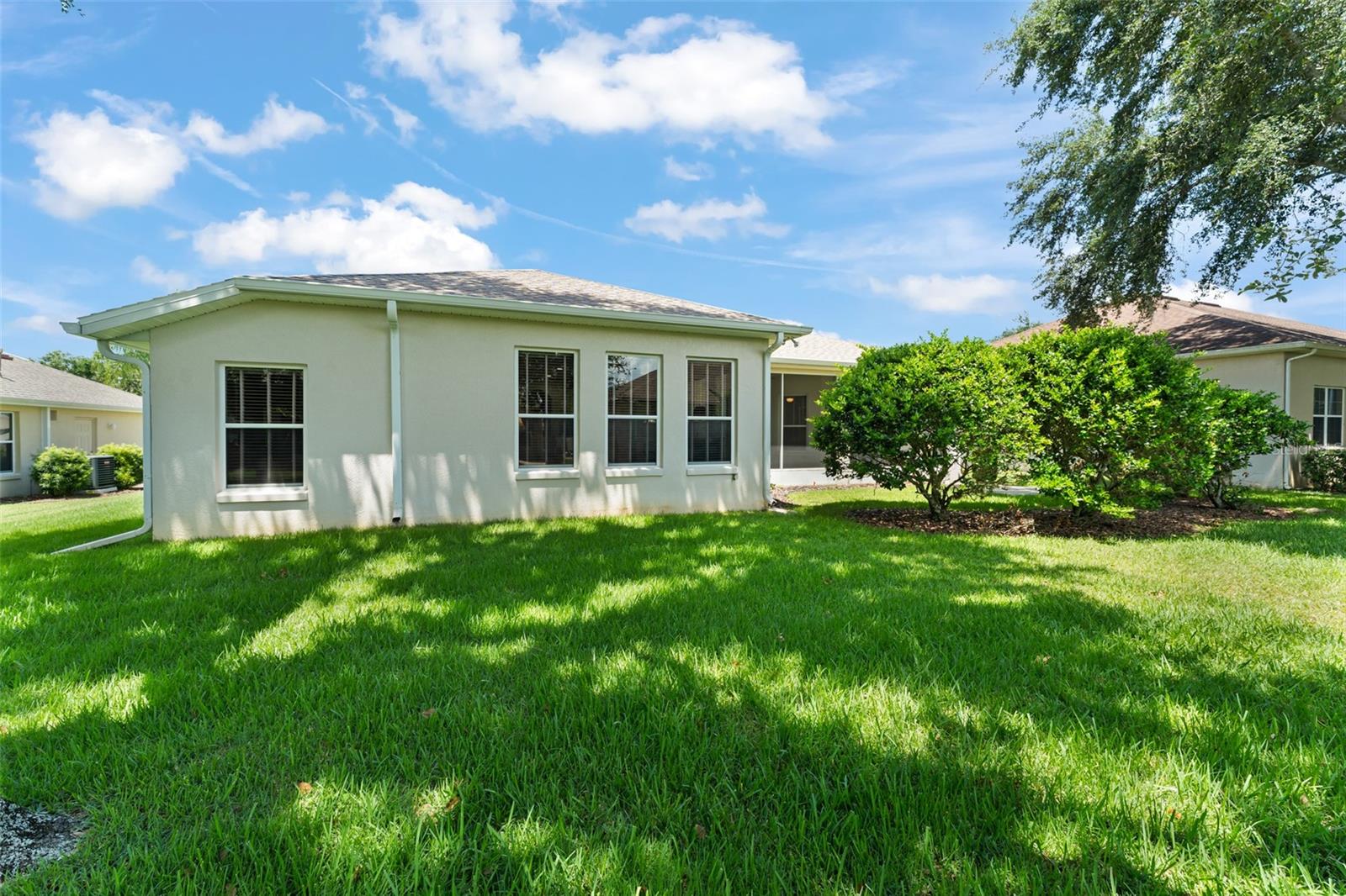 Image 37 of 42 For 20806 Queen Alexandra Drive