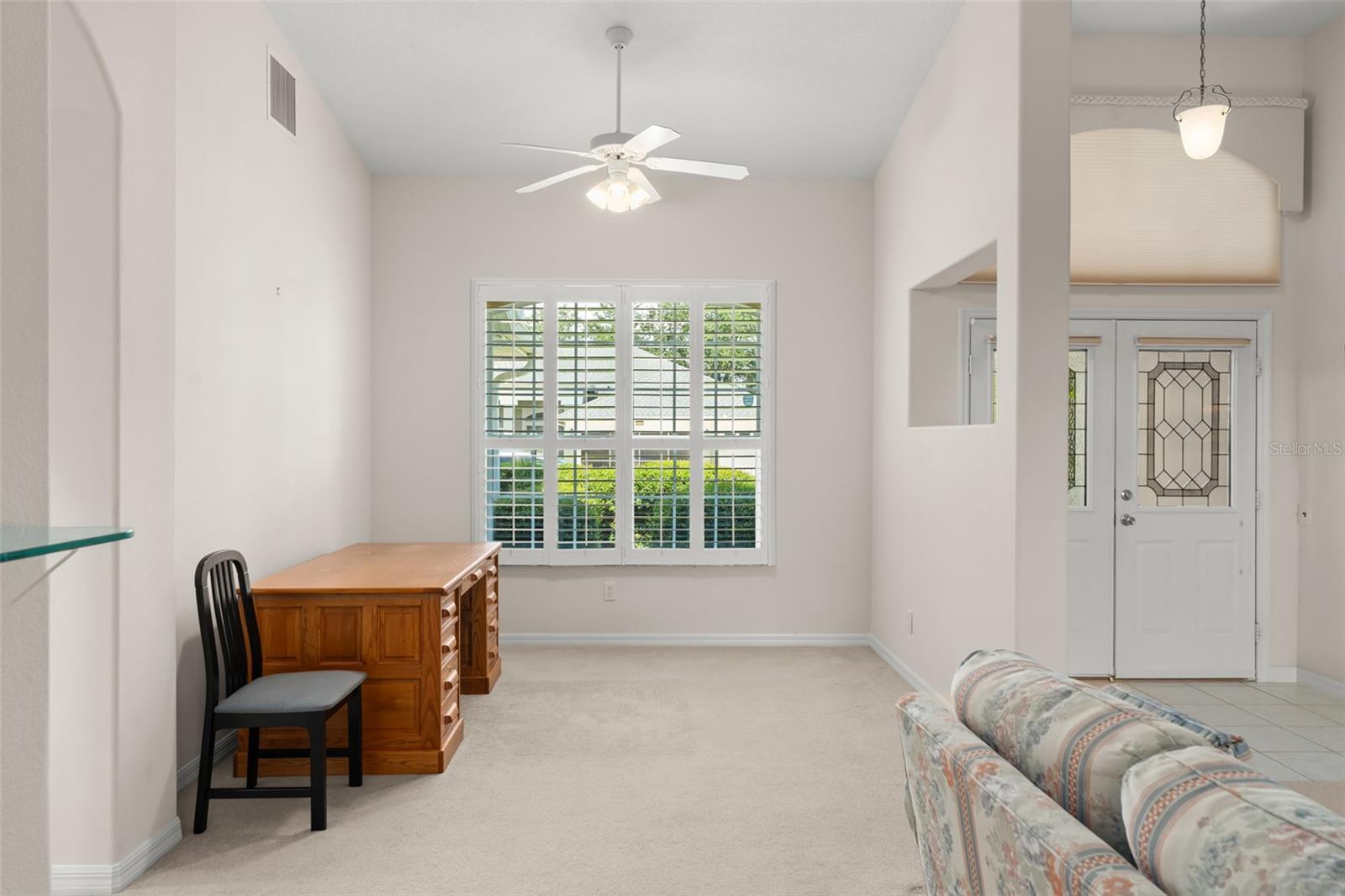 Image 5 of 42 For 20806 Queen Alexandra Drive