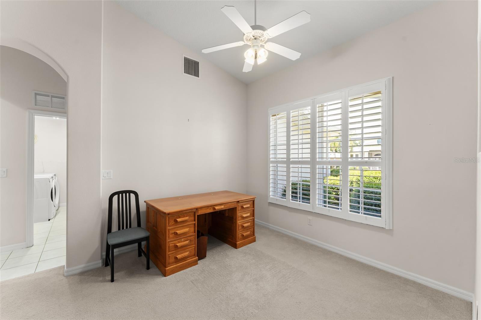 Image 6 of 42 For 20806 Queen Alexandra Drive