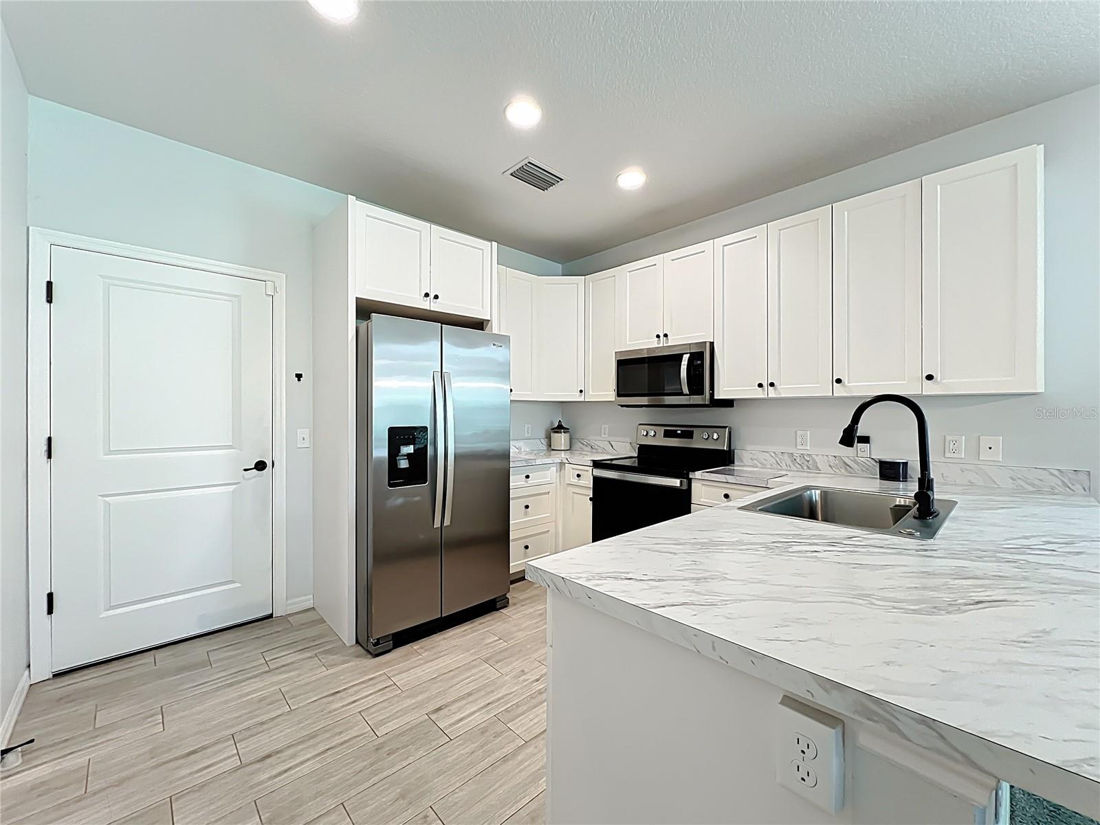 Image 15 of 44 For 553 Sunbranch Lane