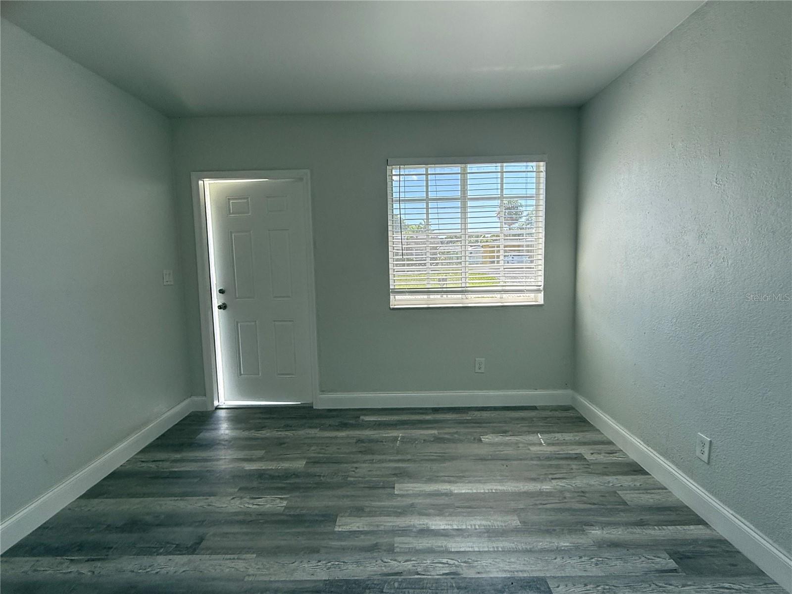 Image 10 of 16 For 841 33 Terrace