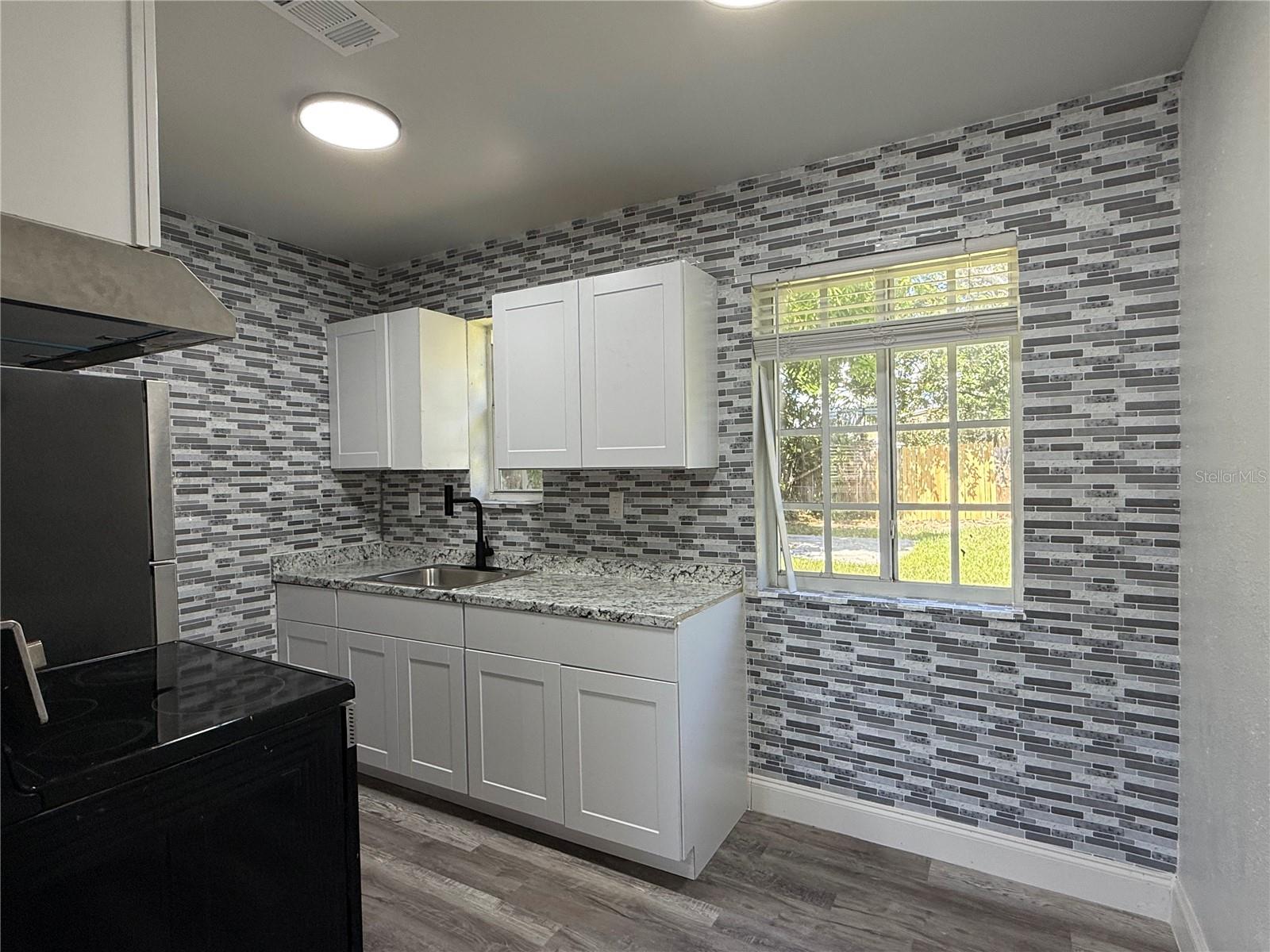 Image 4 of 16 For 841 33 Terrace