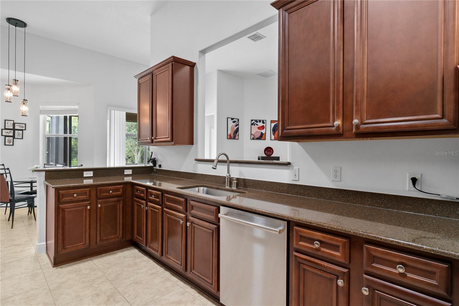Listing photo id 10 for 2149 Black Lake Boulevard