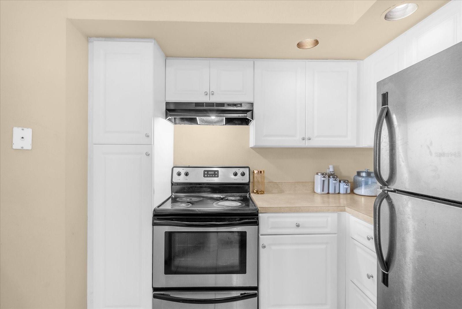 Image 9 of 21 For 4532 Commander Drive 2138