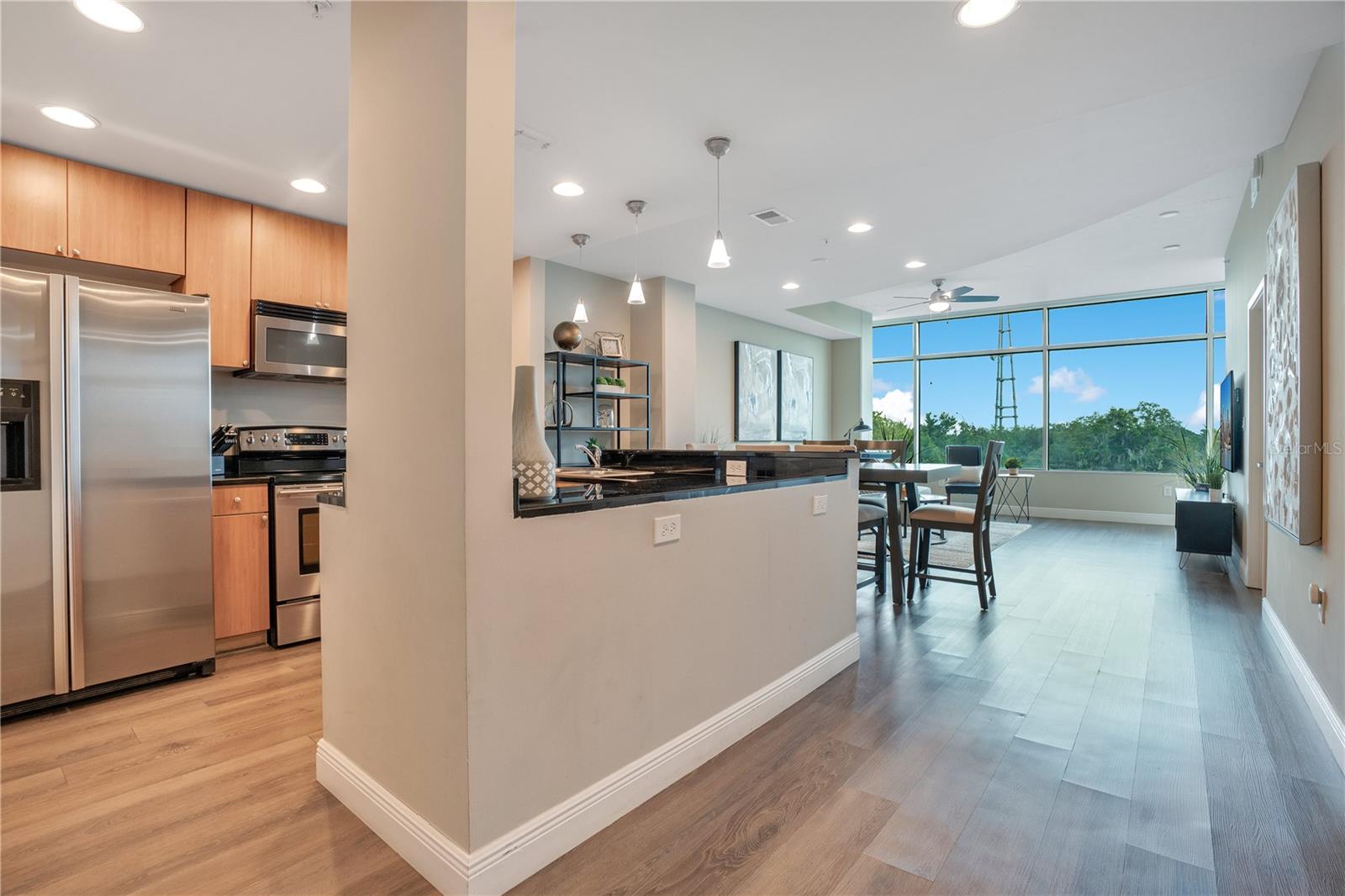 Image 7 of 56 For 525 Jackson Street 504