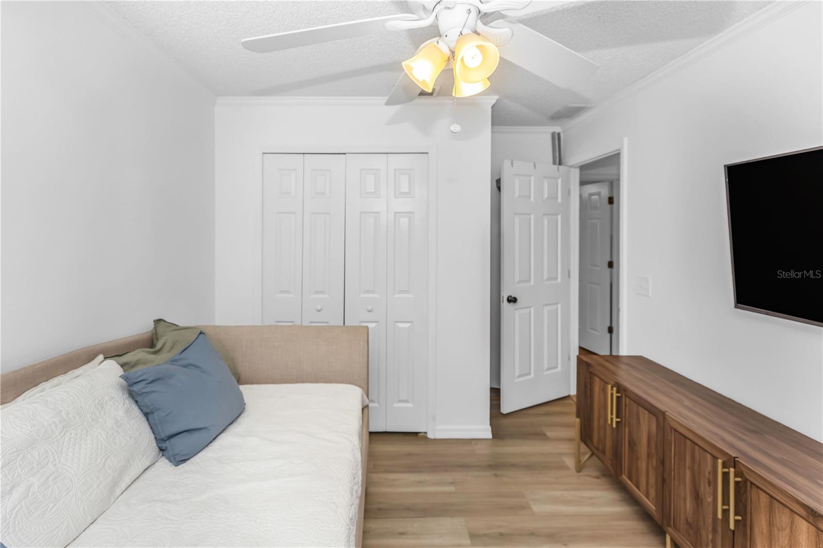 Image 10 of 26 For 2225 Central Parkway