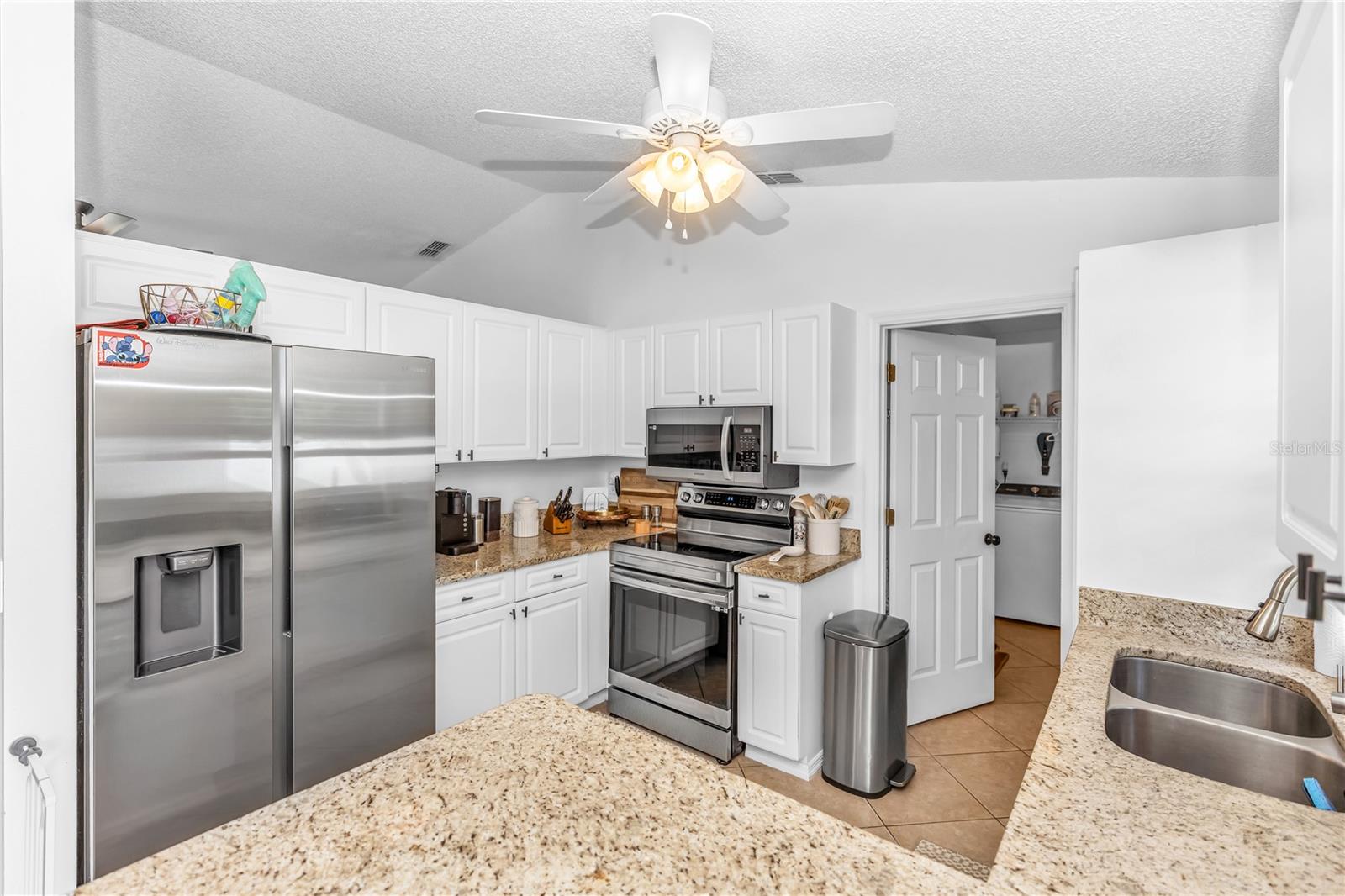 Image 14 of 26 For 2225 Central Parkway