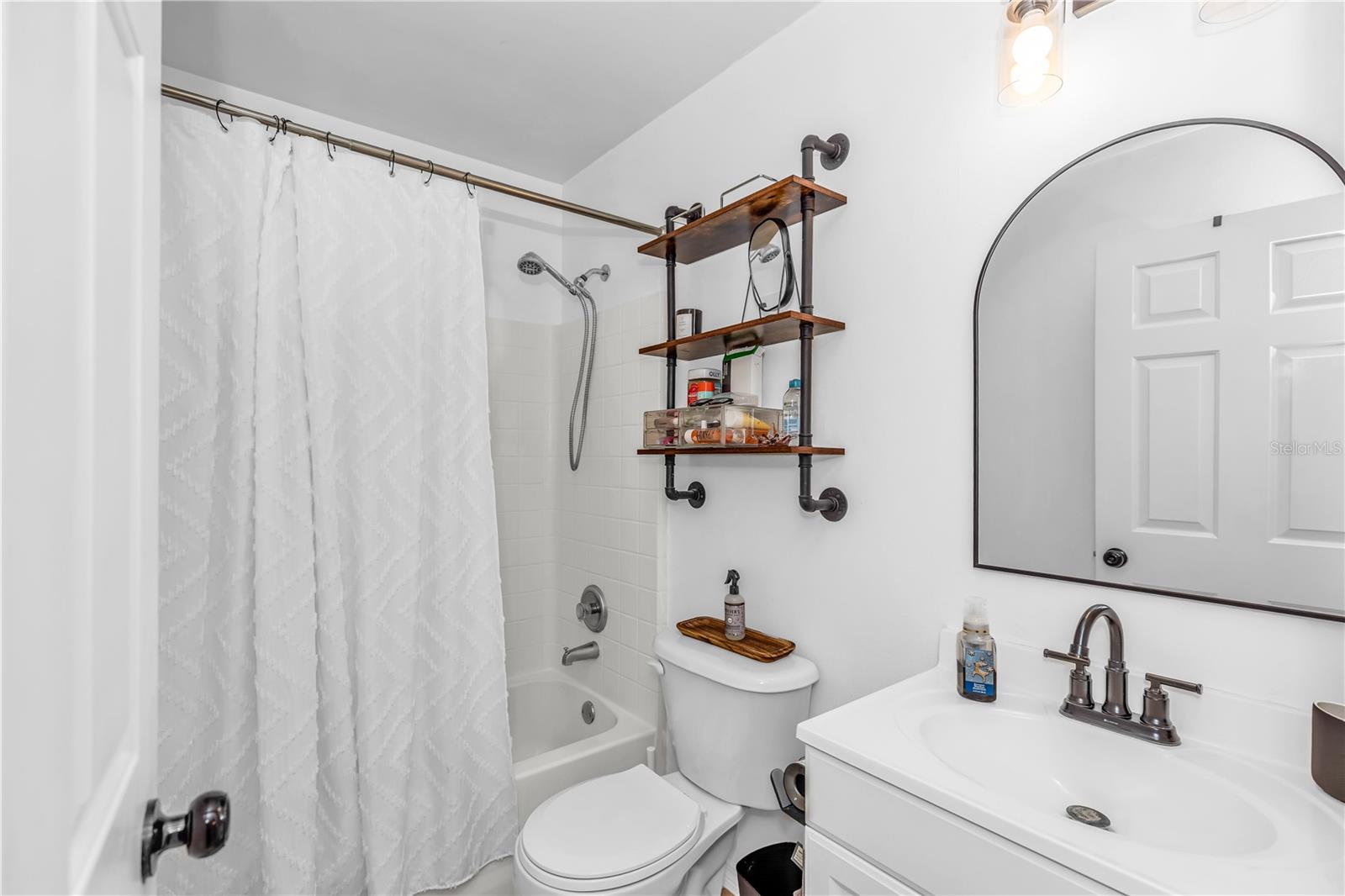 Image 8 of 26 For 2225 Central Parkway