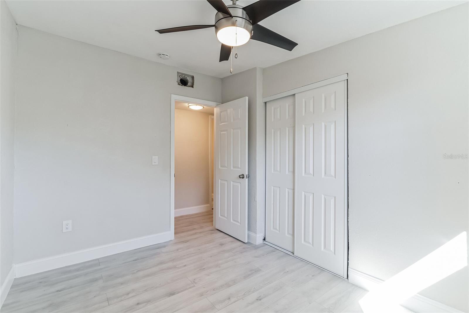 Listing photo id 22 for 5210 84th Street