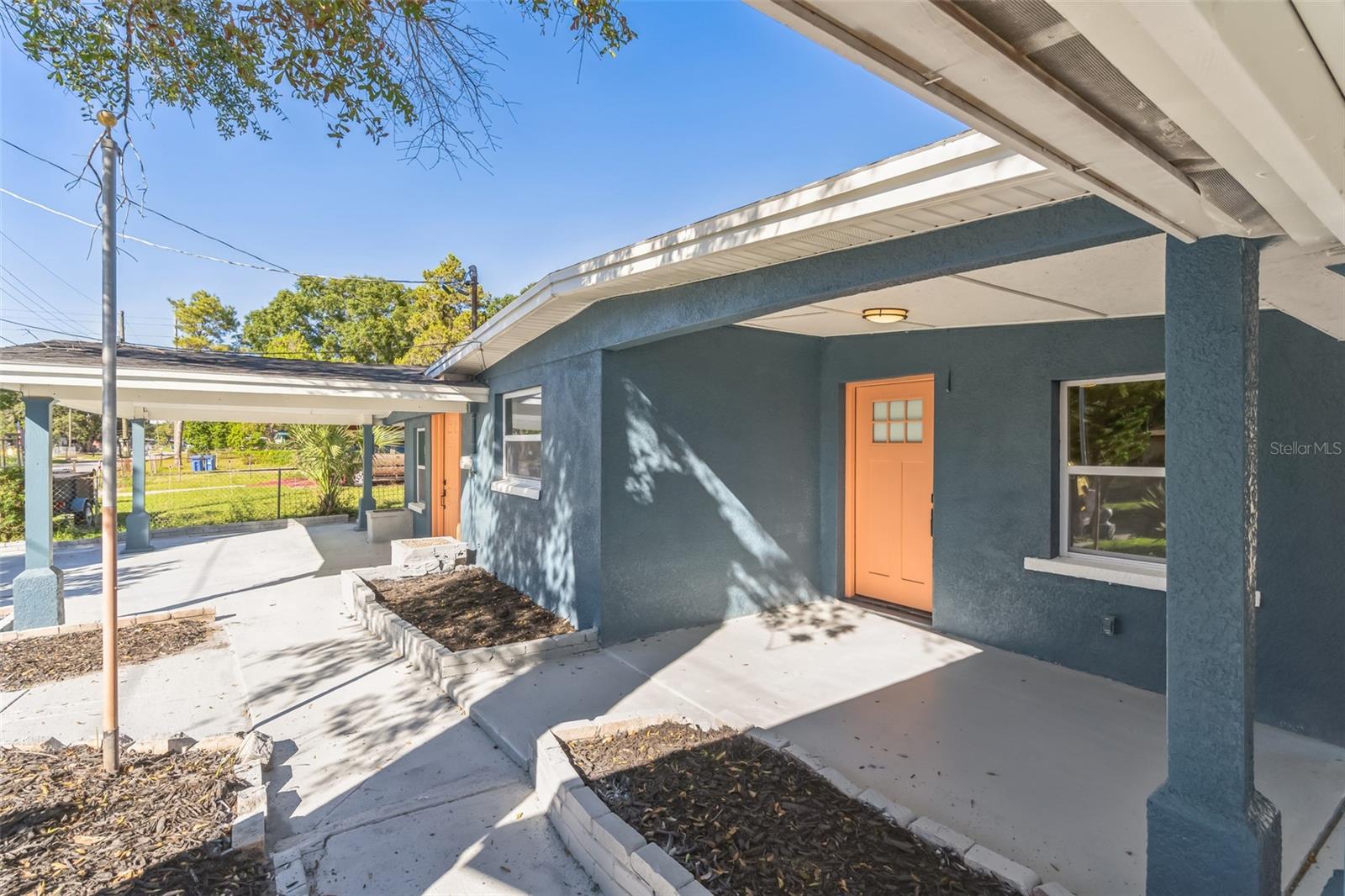Listing photo id 3 for 5210 84th Street