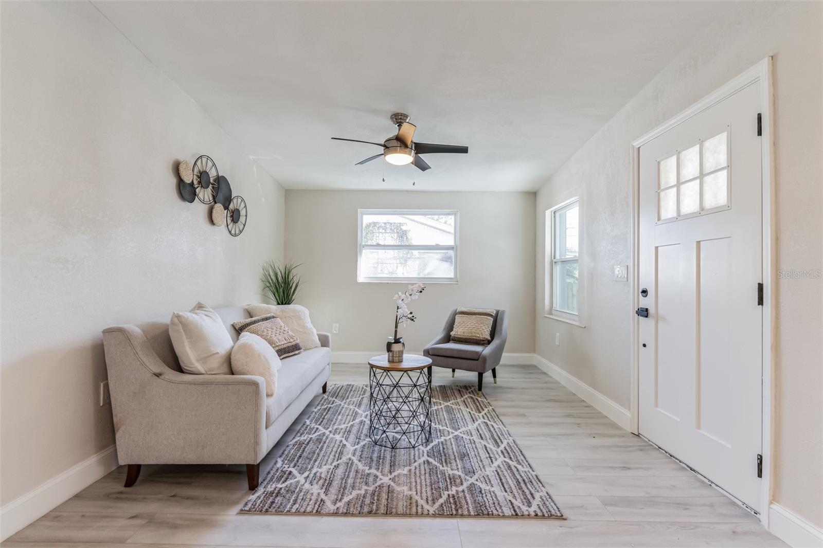 Listing photo id 5 for 5210 84th Street