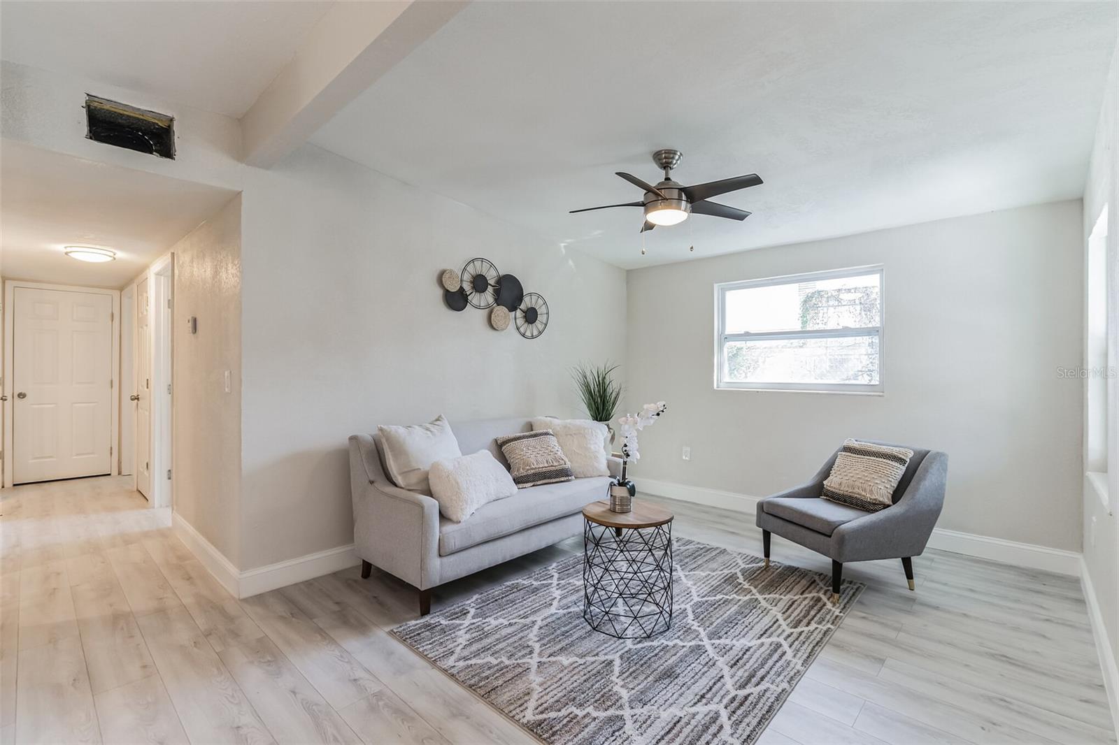 Listing photo id 6 for 5210 84th Street