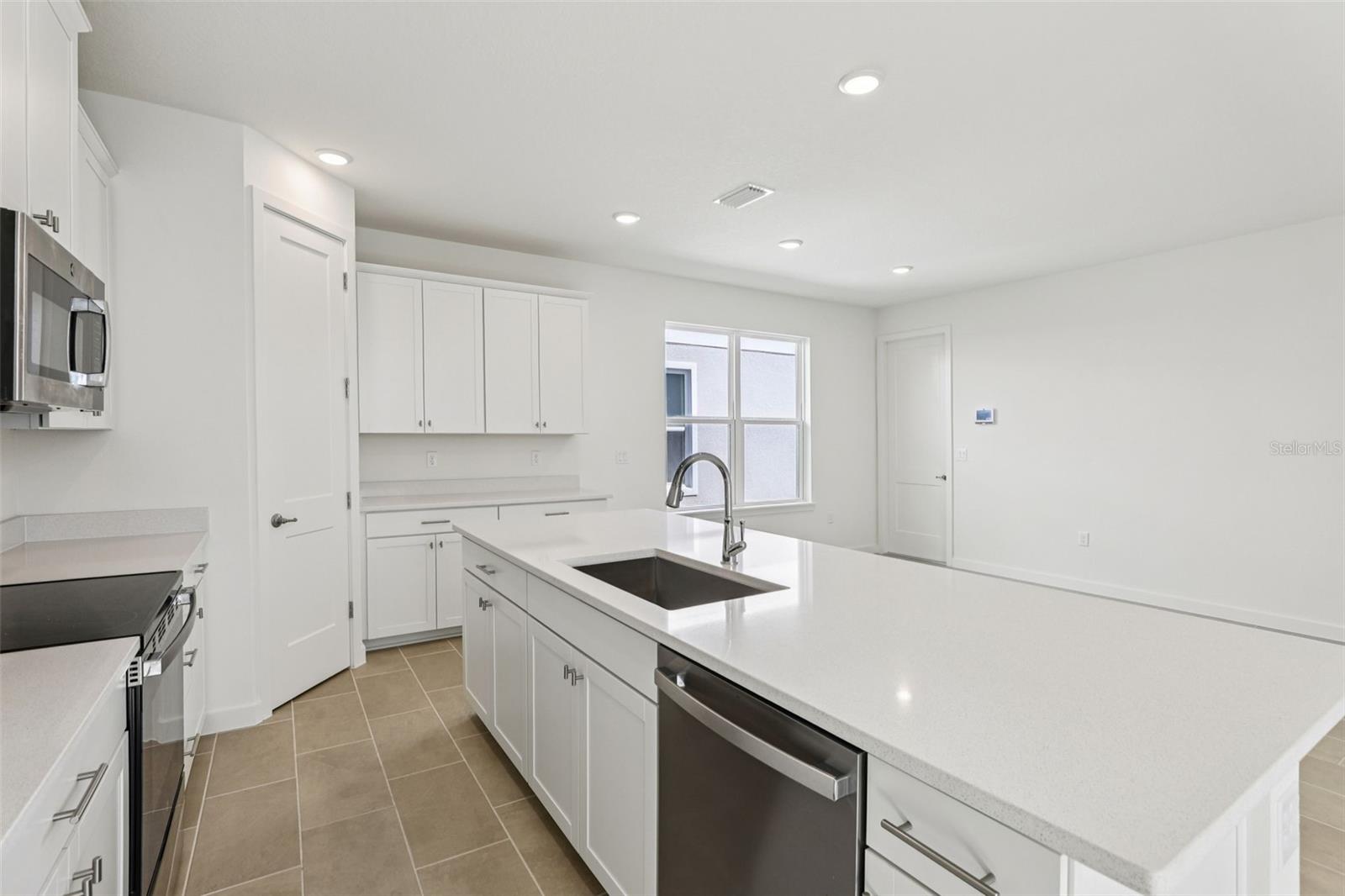 Image 12 of 36 For 2051 Iorio Street