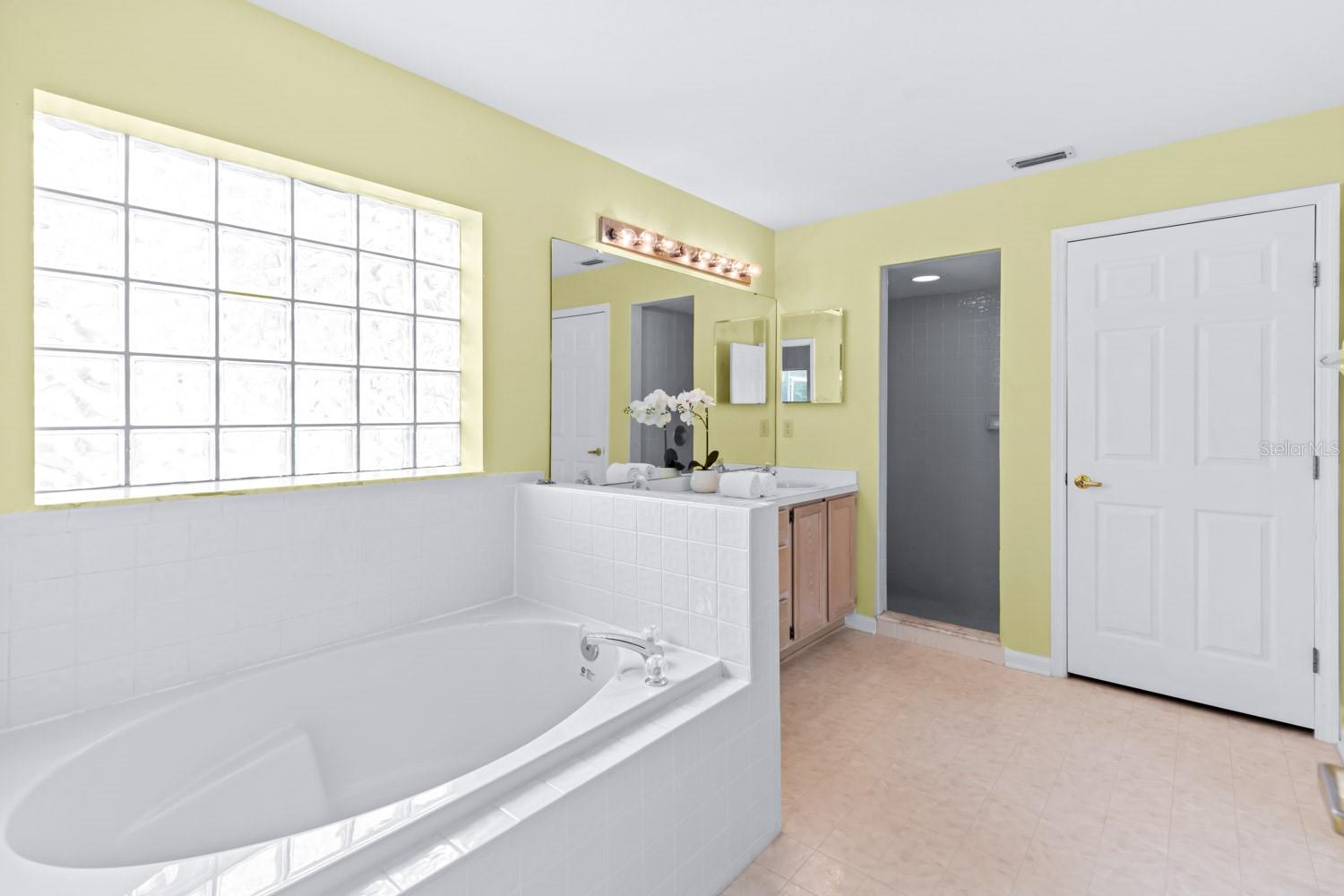 Image 28 of 49 For 7925 Waldorf Court
