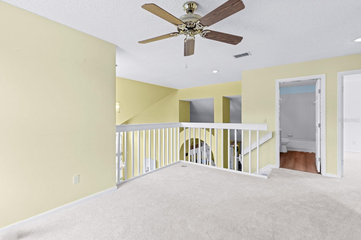 Image 33 of 49 For 7925 Waldorf Court