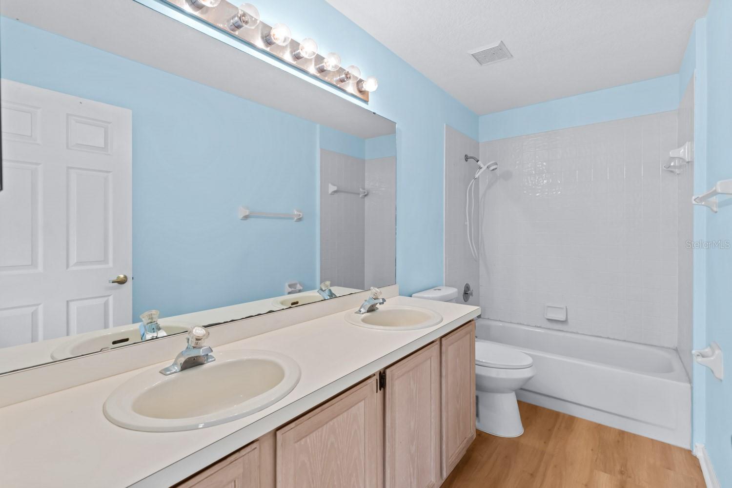 Image 35 of 49 For 7925 Waldorf Court