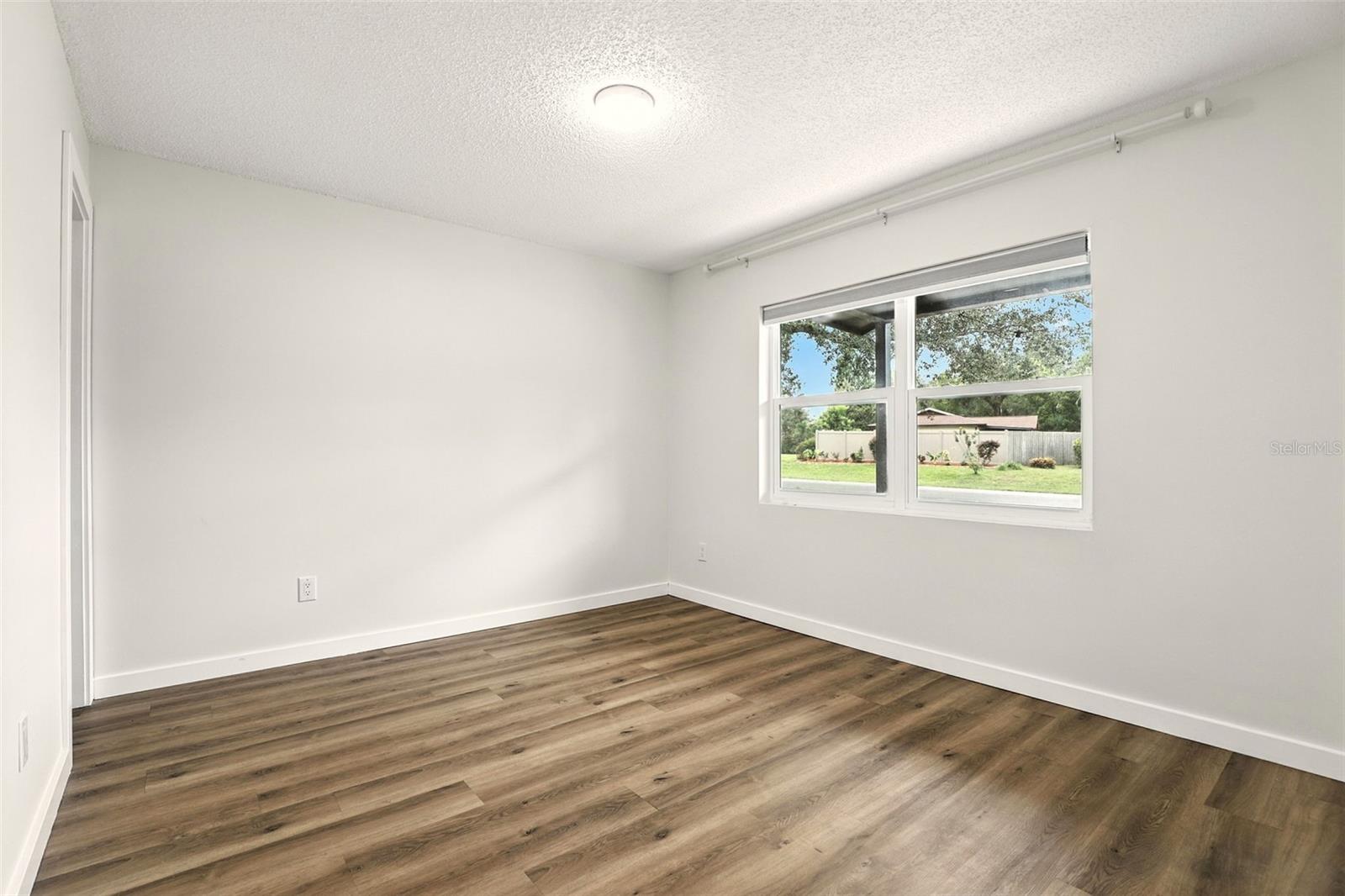 Image 13 of 29 For 102 Ventura Drive