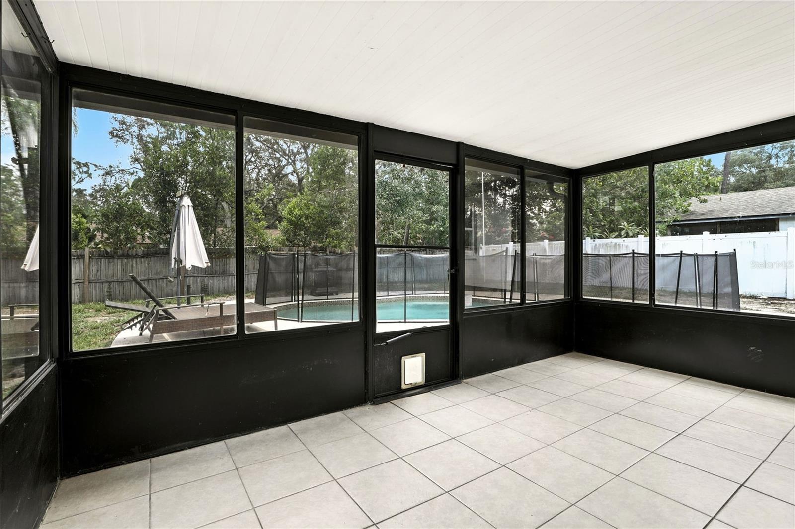 Image 22 of 29 For 102 Ventura Drive
