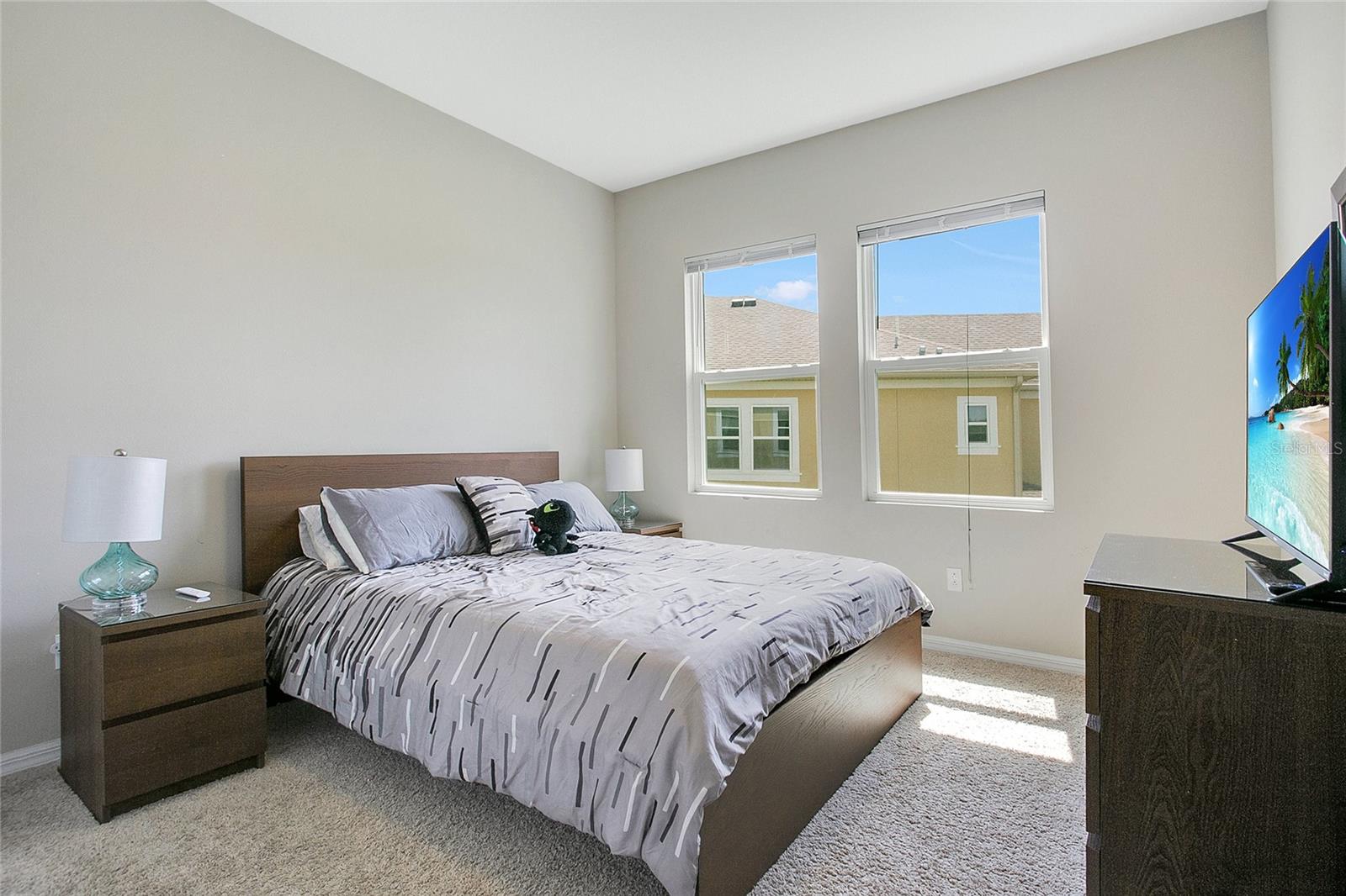 Image 18 of 35 For 13540 Fountainbleau Drive