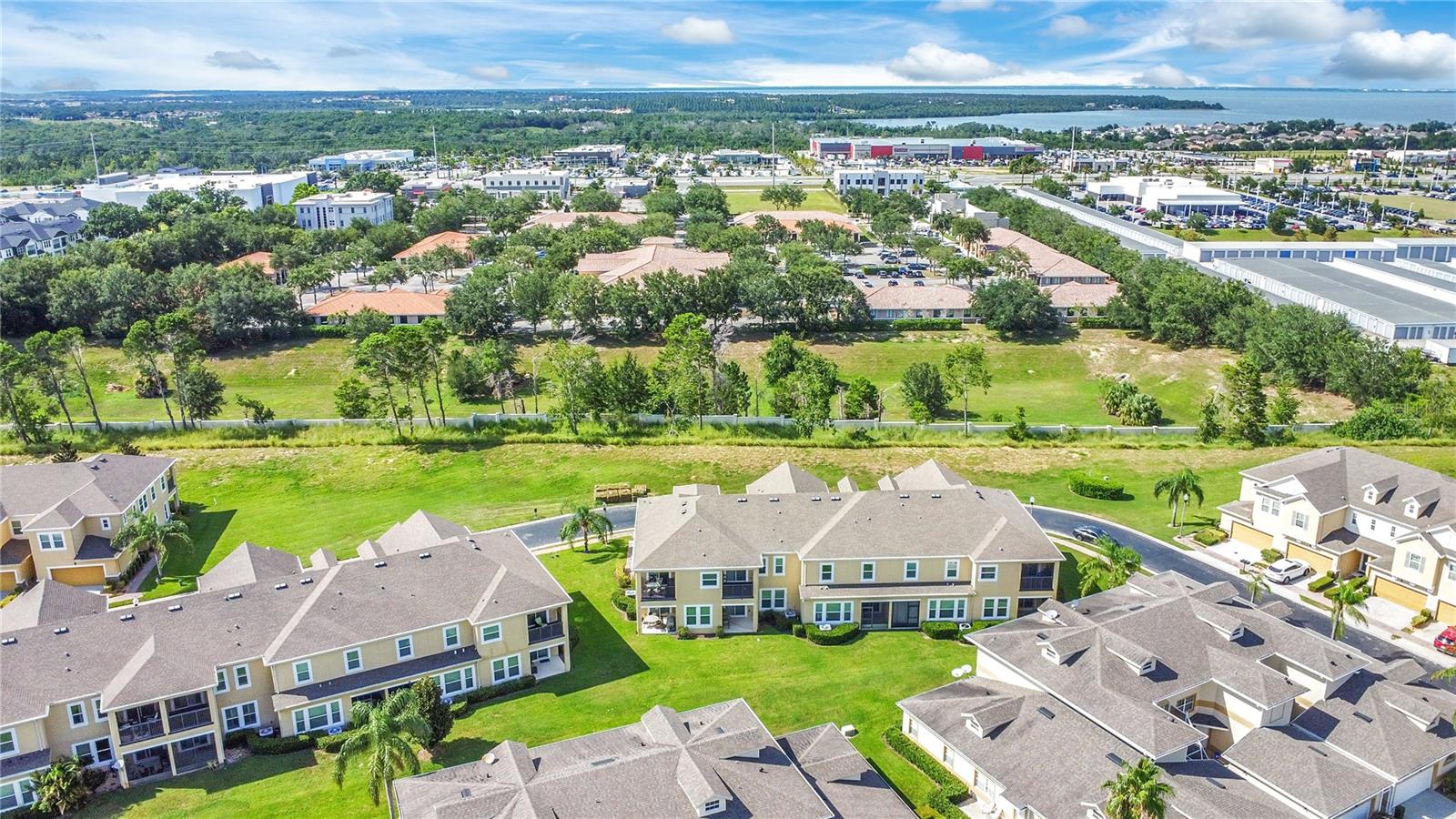 Image 27 of 35 For 13540 Fountainbleau Drive
