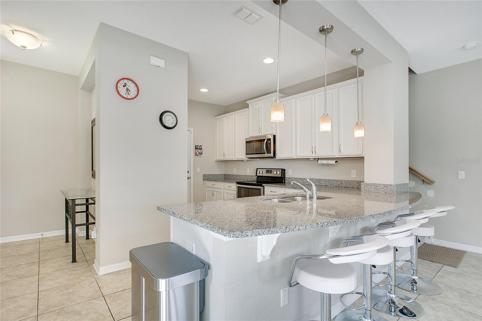 Image 8 of 35 For 13540 Fountainbleau Drive