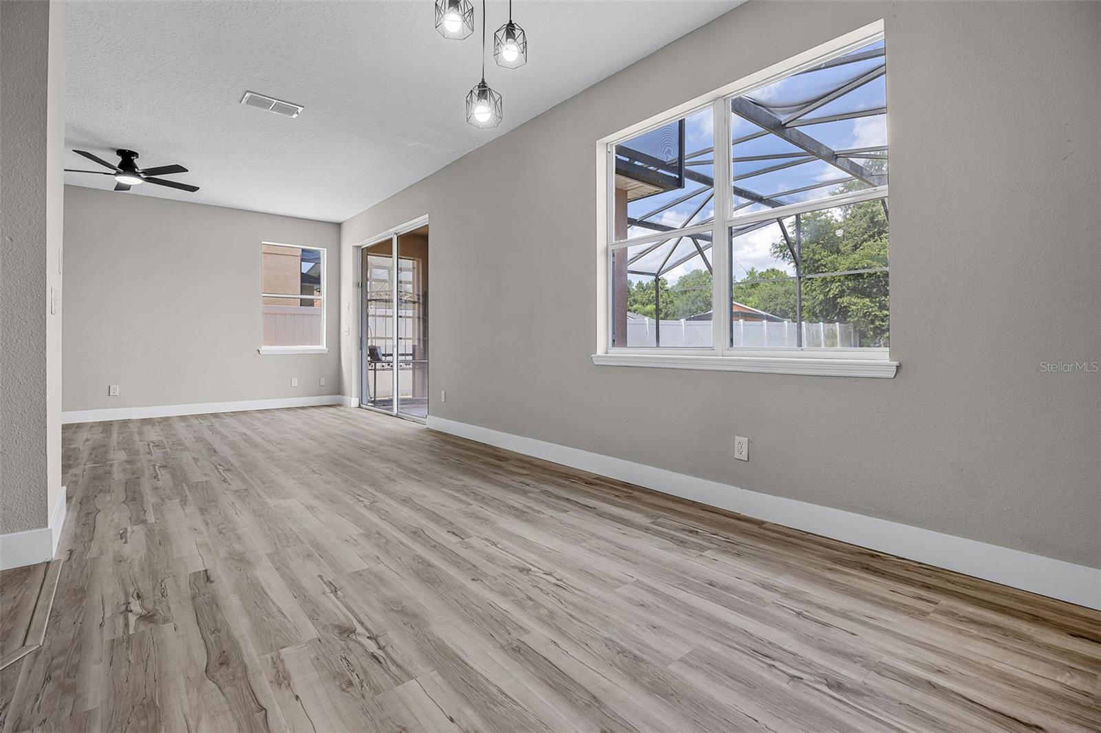 Image 10 of 33 For 303 Earlmont Place