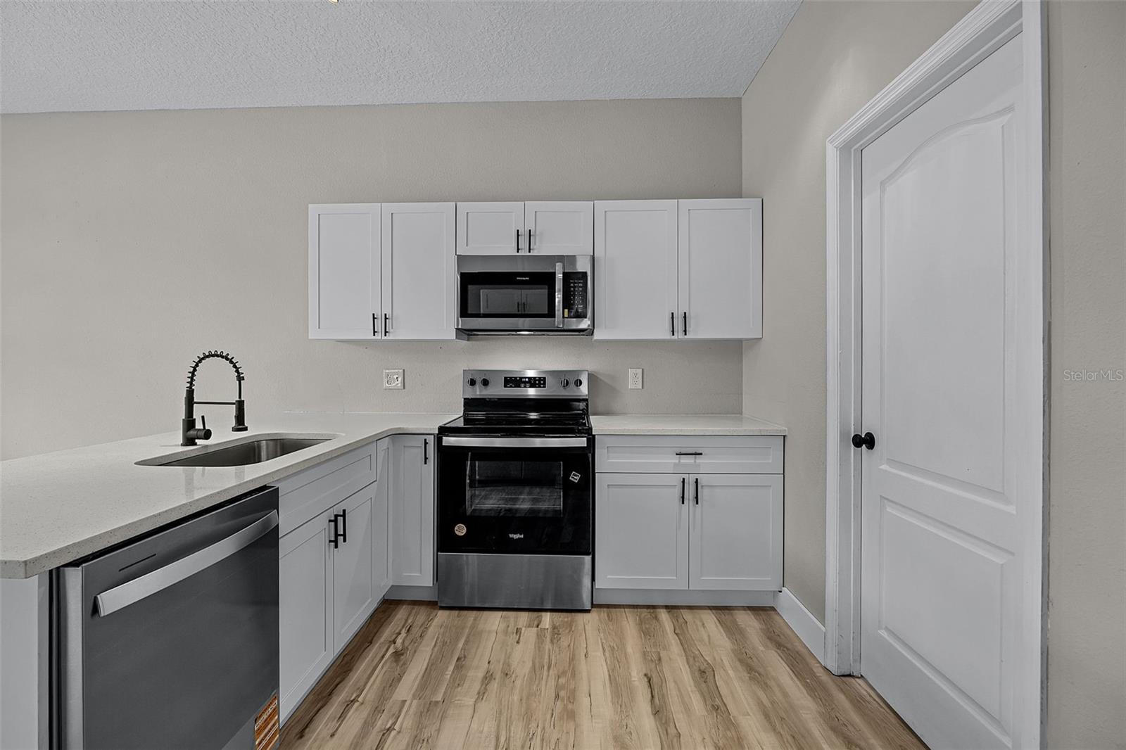 Image 17 of 33 For 303 Earlmont Place