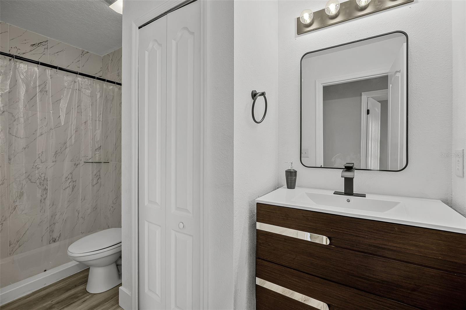 Image 27 of 33 For 303 Earlmont Place
