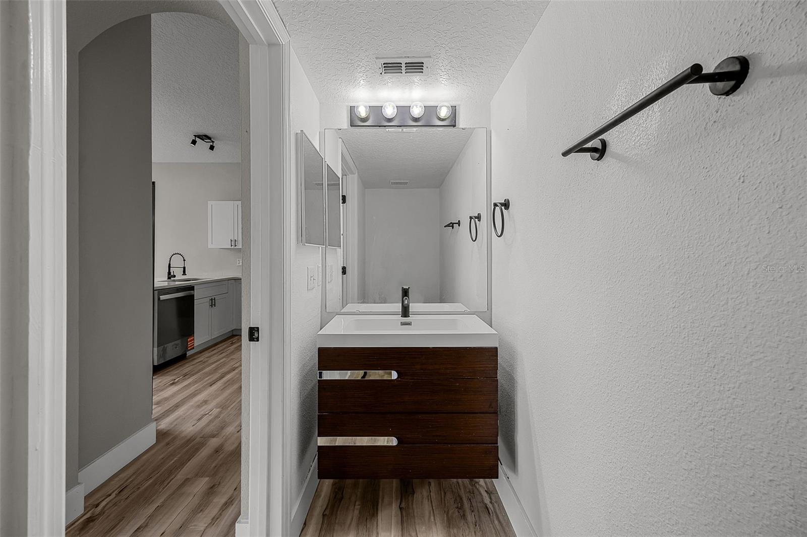Image 8 of 33 For 303 Earlmont Place
