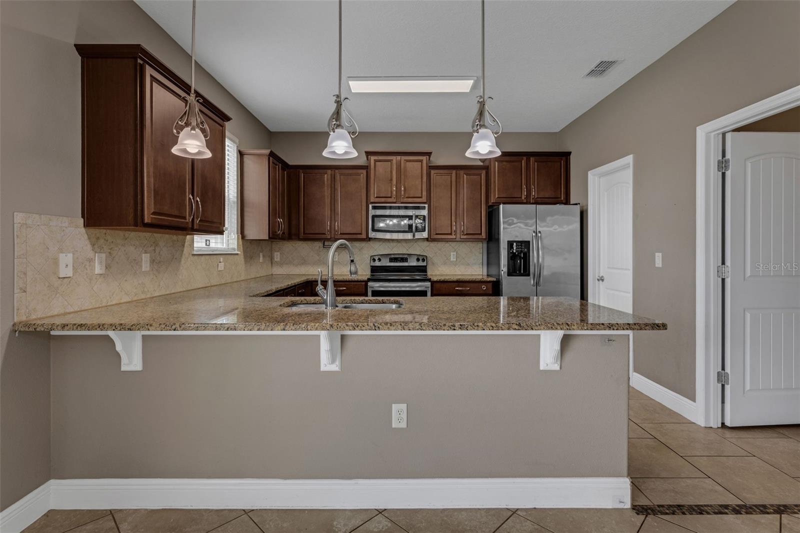 Image 12 of 51 For 628 Neptune Drive