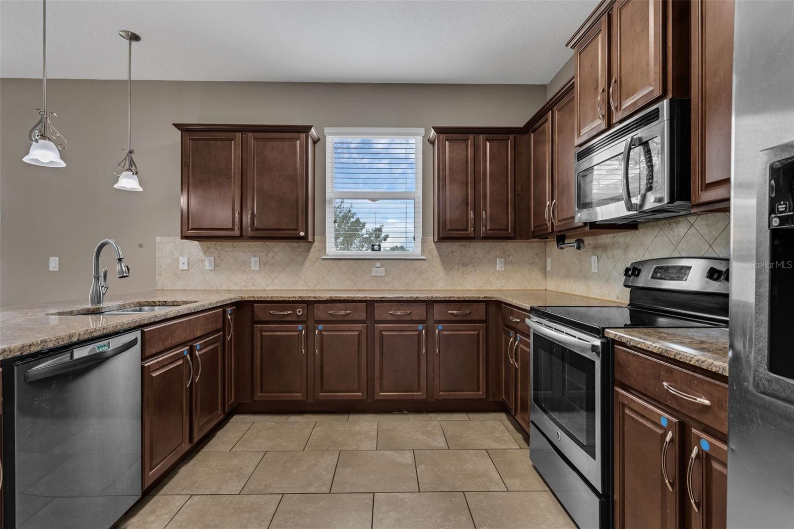 Image 14 of 51 For 628 Neptune Drive