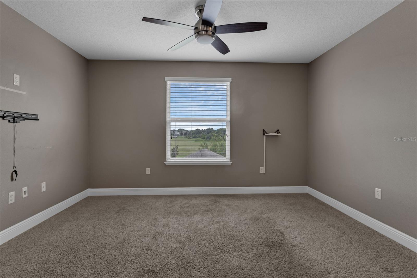 Image 18 of 51 For 628 Neptune Drive