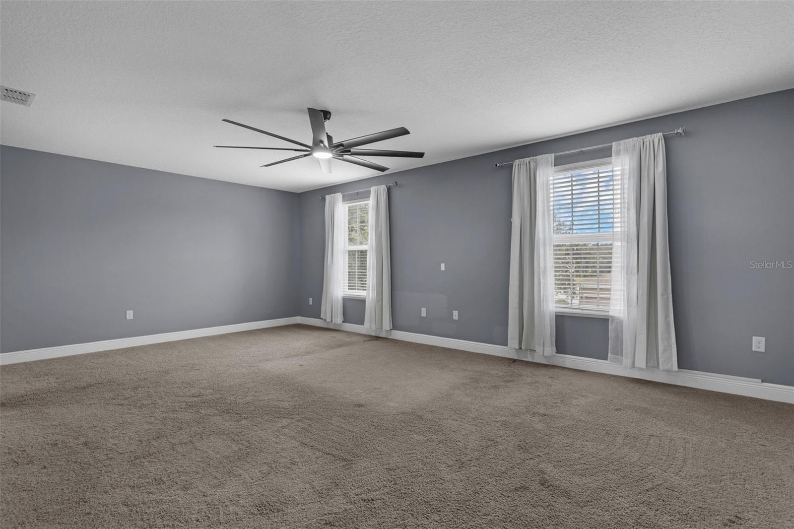 Image 22 of 51 For 628 Neptune Drive