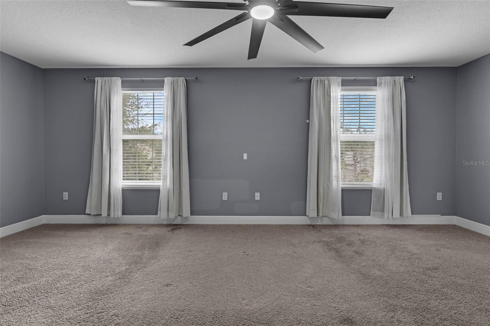 Image 23 of 51 For 628 Neptune Drive