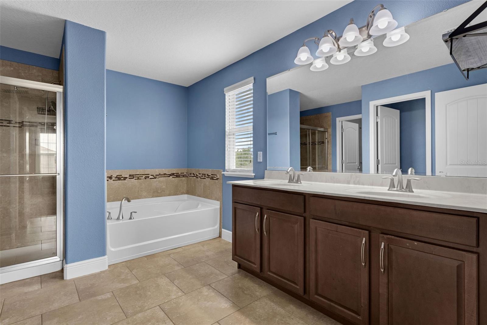 Image 30 of 51 For 628 Neptune Drive