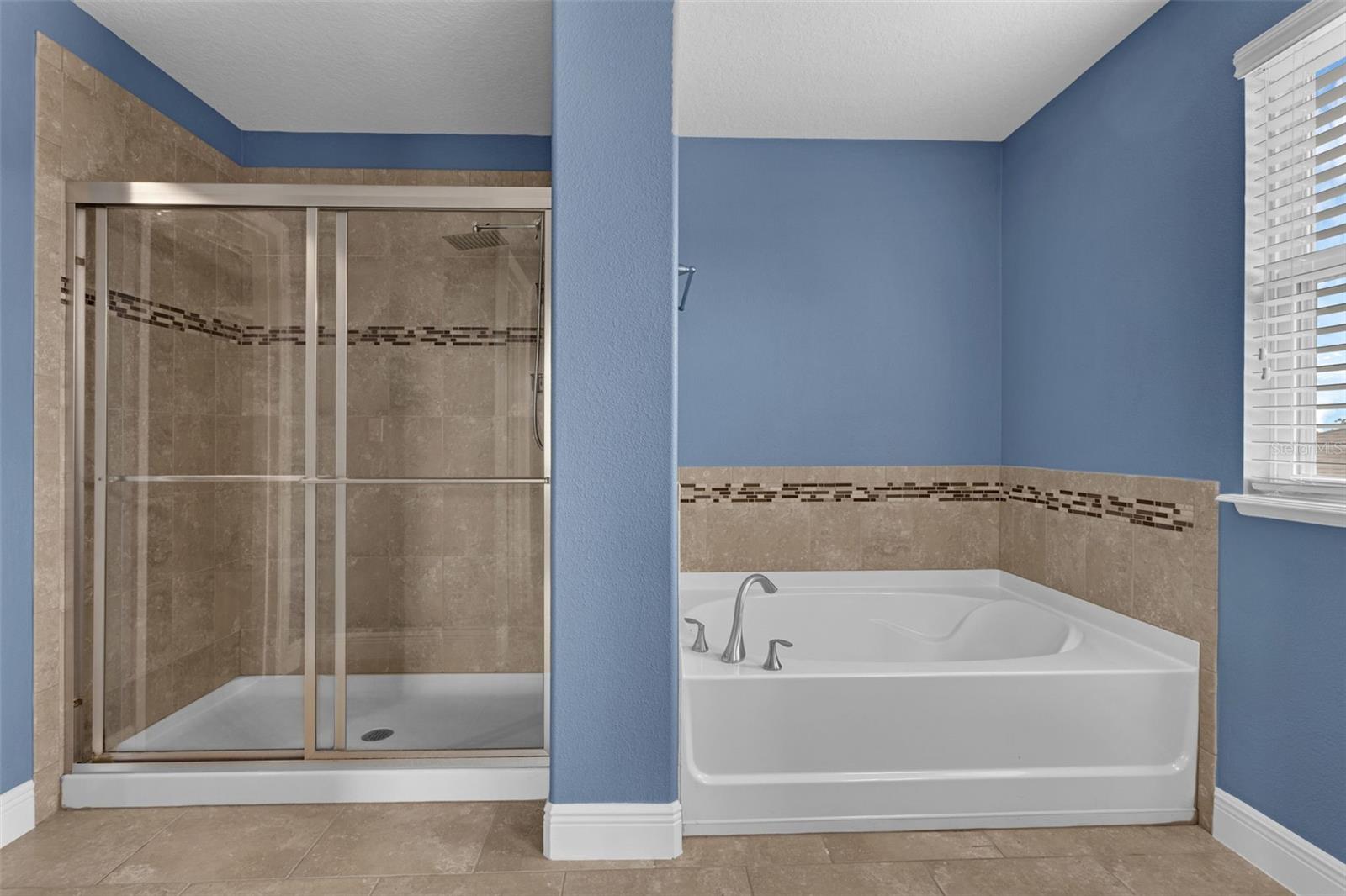 Image 31 of 51 For 628 Neptune Drive