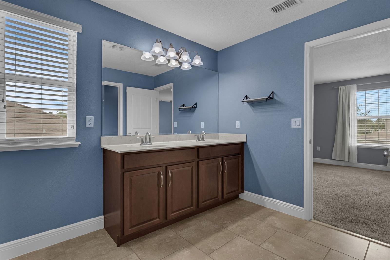 Image 32 of 51 For 628 Neptune Drive