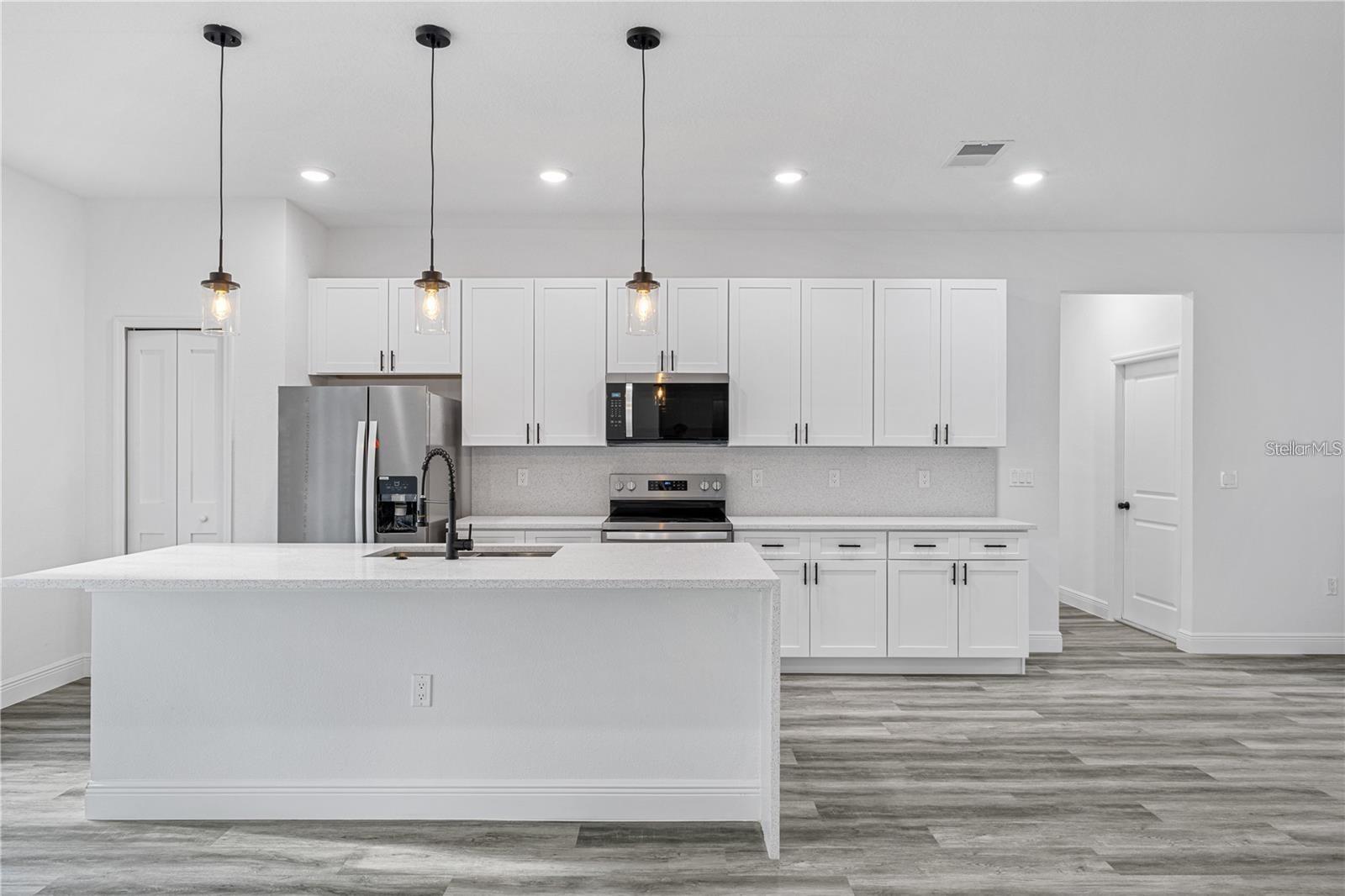 Image 3 of 16 For 7868 Hale Road