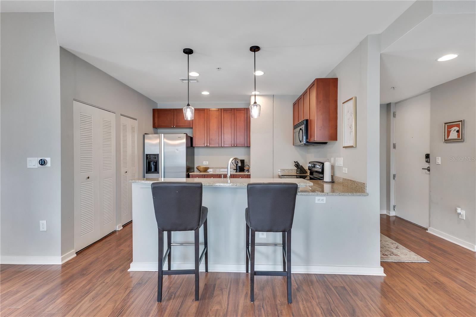 Image 11 of 42 For 525 Jackson Street 509